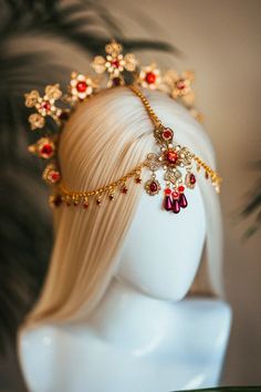 gold and red crown