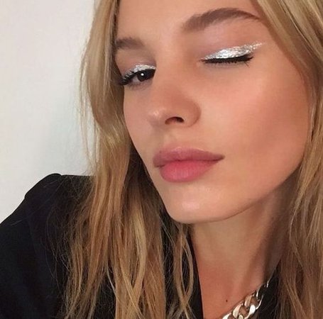 40 Silver Eye Makeup Looks You Need to Try 12 – Style Female