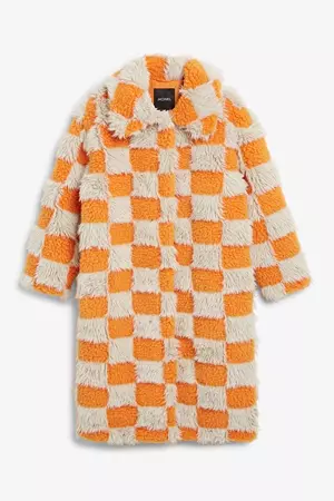 White & beige checkered fluffy oversize coat - Beige & orange checks - Monki GB