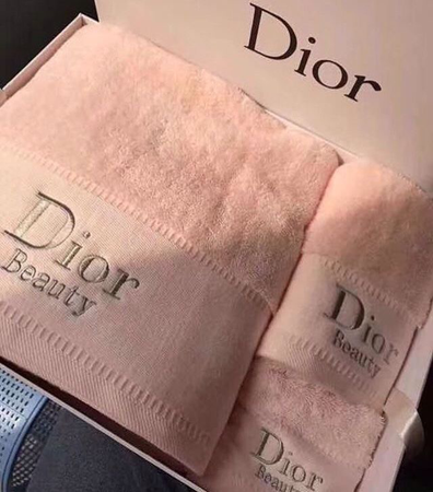 dior towel