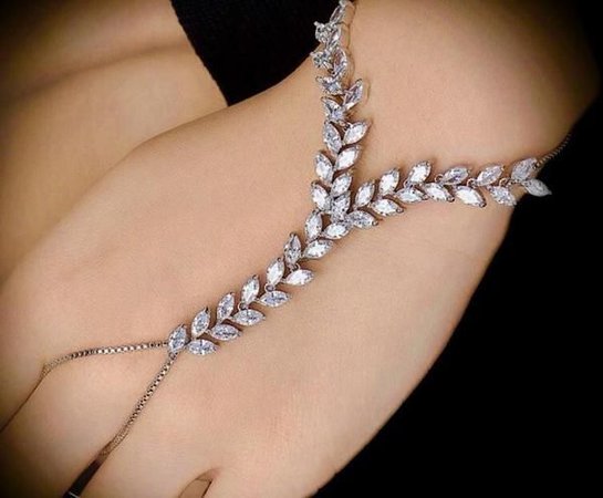 Hand Bracelet in Silver
