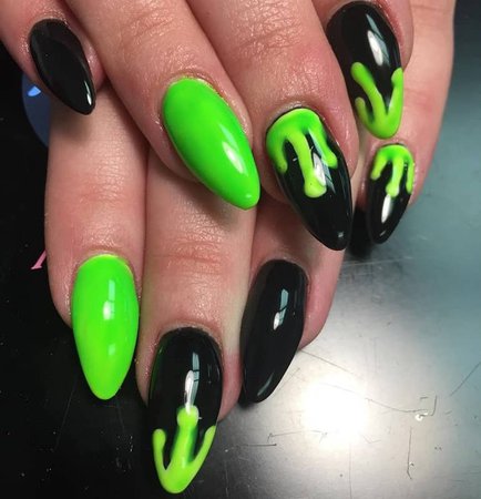 black-and-lime-green-nails.jpg (771×800)