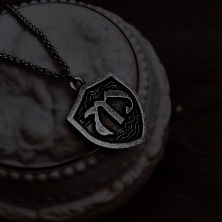 Mikaelson Crest