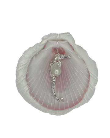 Seahorse pendant, the pouch is baroque pearl. After a lovely courtship ceremony, females deposit eggs to male seahorses’ pouches and males carry the eggs and give birth.