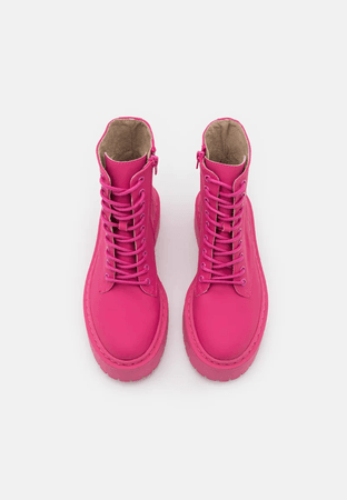 pink boots