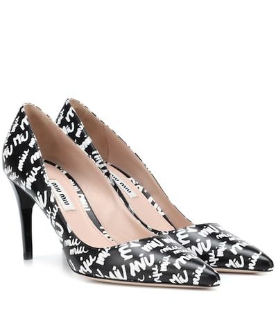 Printed leather pumps