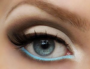 blue eyeshadow