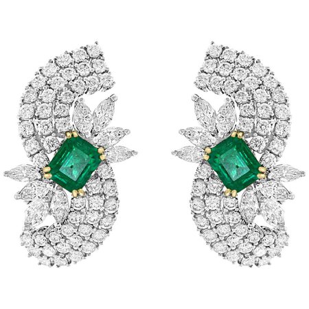 4.5 Ct Colombian Emerald Cut Emerald Diamond Clip Earrings 18 Karat