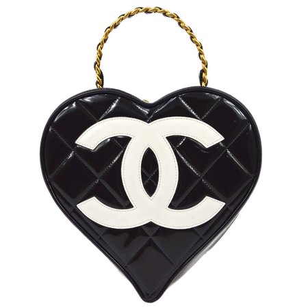 CHANEL 1995 Black Patent Leather Heart Top Handle Bag – AMORE Vintage Tokyo