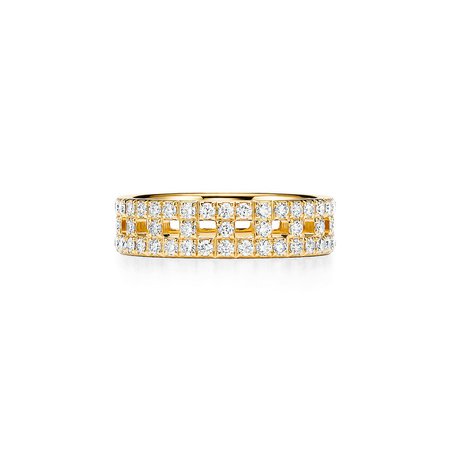 Tiffany T True wide ring in 18k gold with pavé diamonds, 5.5 mm wide. | Tiffany & Co.