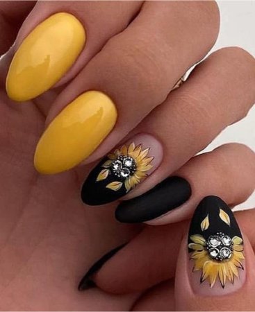 Yellow/Black sunflower nails