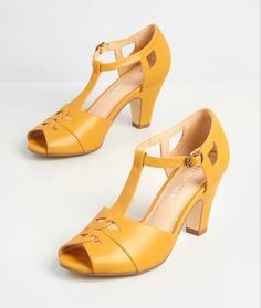 heels yellow, yellow/gold