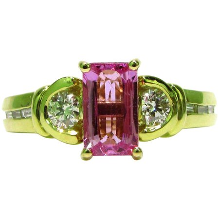 2.75 Carat Natural Pink Sapphire Diamond Ring 18 Karat at 1stDibs