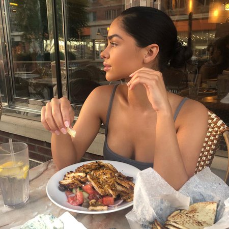 Amaya Colon @amayacolonn - Im obsessed with greeek salad 🥗 - Insta Stalker