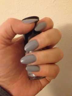 gray nails