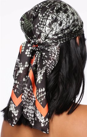 FN head scarf