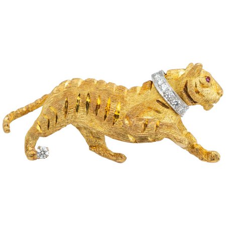 Tiffany and Co. Diamond and Ruby Tiger Brooch 18 Karat Gold For Sale at 1stDibs