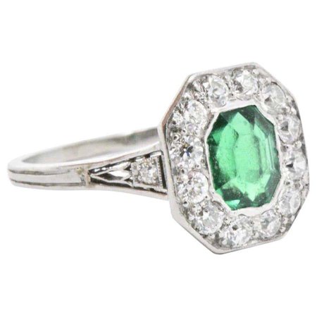 Shreve Crump and Low Edwardian Colombian Emerald Diamond Platinum Ring For Sale at 1stDibs
