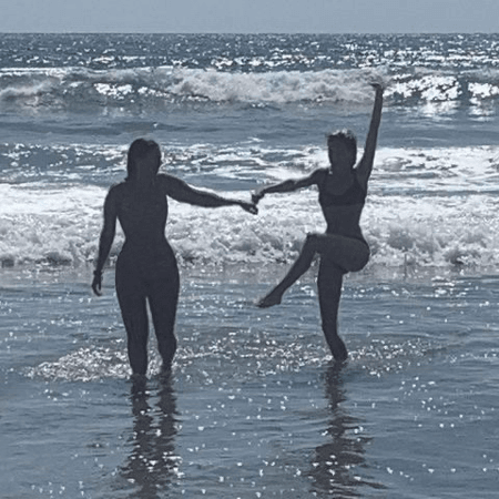 girls beach photo