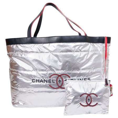 Reversible Beach bag "Airlines » CHANEL and extra large towel For Sale at 1stdibs