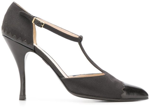 Chanel Pre Owned 2000 Buckle Fastening Pumps