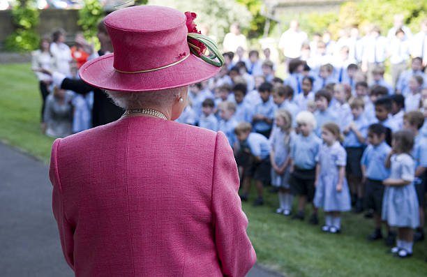 Queen Elizabeth Ii Visits St Georges School In Windsor Stock Pictures, Royalty-free Photos & Images