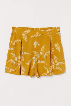 H&M+ Wide-cut Shorts - Yellow