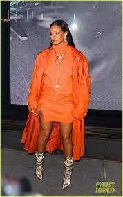 rihanna orange outfit - Google Arama