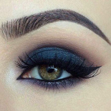 Dark Turquoise Eye Makeup