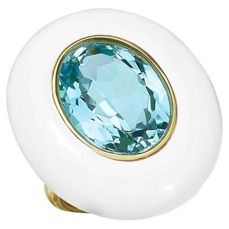 18 Karat Gold Cocktail Ring with Oval Sky Blue Topaz, White Agate, and Diamonds For Sale at 1stDibs