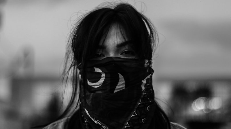 person wearing black mask in grayscale photography photo – Free Black-and-white Image on Unsplash
