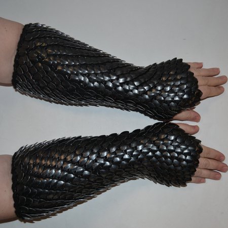 Etsy Scalemail Dragonhide Knitted Armor Gauntlets in Black