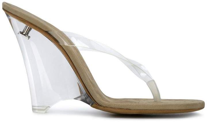heeled tongue sandals