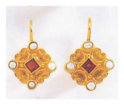 Elizabethan Pearl and Garnet Earrings : Museum of Jewelry