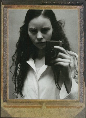 self portraits with trench vogue italia march 2000 paolo roversi