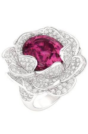 Chanel CAMÉLIA COROLLE RING white gold set with diamonds and pink tourmaline