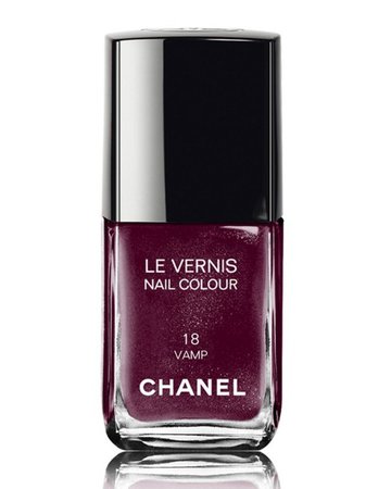 Chanel Le Vernis Nail Color in Vamp