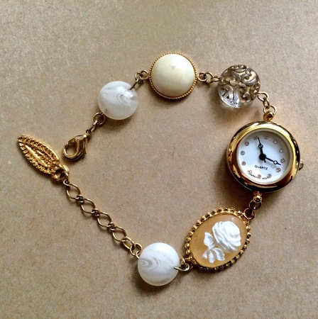 Pearl & charm vintage watch