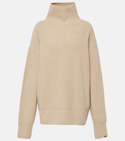 Nisse Cashmere Turtleneck Sweater in Beige - Extreme Cashmere | Mytheresa