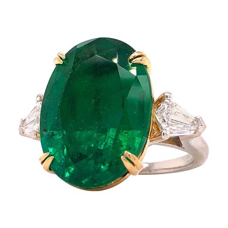 Emilio Jewelry 12.92 Carat Vivid Green Oval Emerald Diamond Ring For Sale at 1stDibs