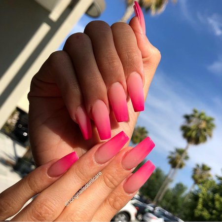 Pink nails🥵 discovered by kiara C on We Heart It