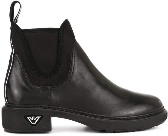 elasticated side panel boots
