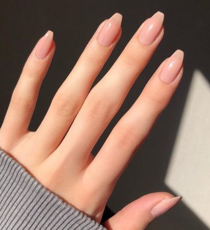 Nails nude