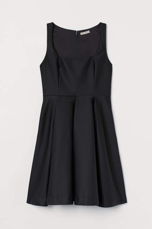 Circle-skirt Dress - Black
