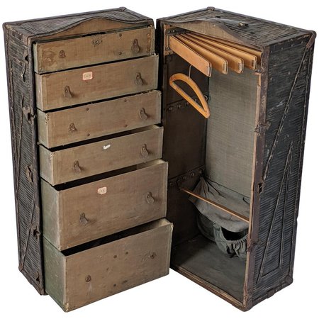 1903 Steamer Trunk from "Innovation" New York, USA For Sale at 1stdibs