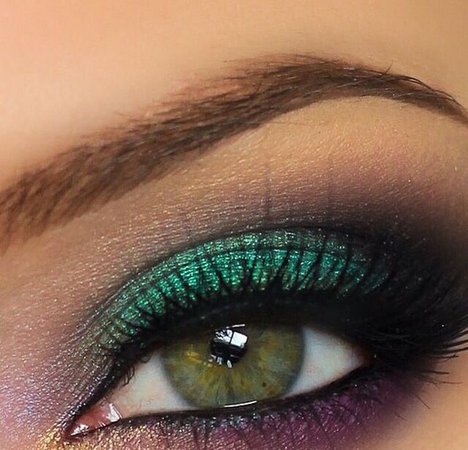 green and purple eye shadow