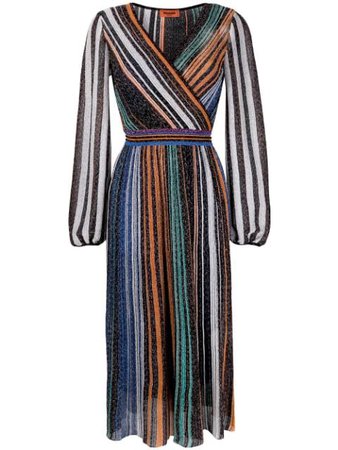 1,307€ Missoni плиссированное платье в полоску с эффектом металлик на FARFETCH. Эксклюзивные коллекции и акции для постоянных клиентов.