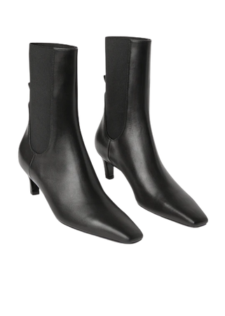 Totême - The mid heel boot in black