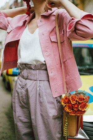 Pastels-pink-denim-jacket-purple-trousers-white-shoes-statement-earrings-andreea-birsan-couturezilla-cute-spring-outfit-ideas-2018-7.jpg (665×998)