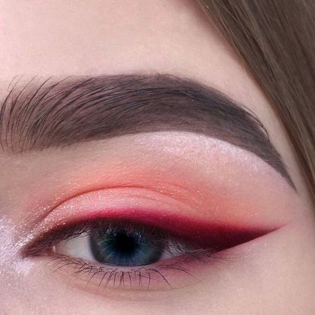 red gradient winged eyeliner